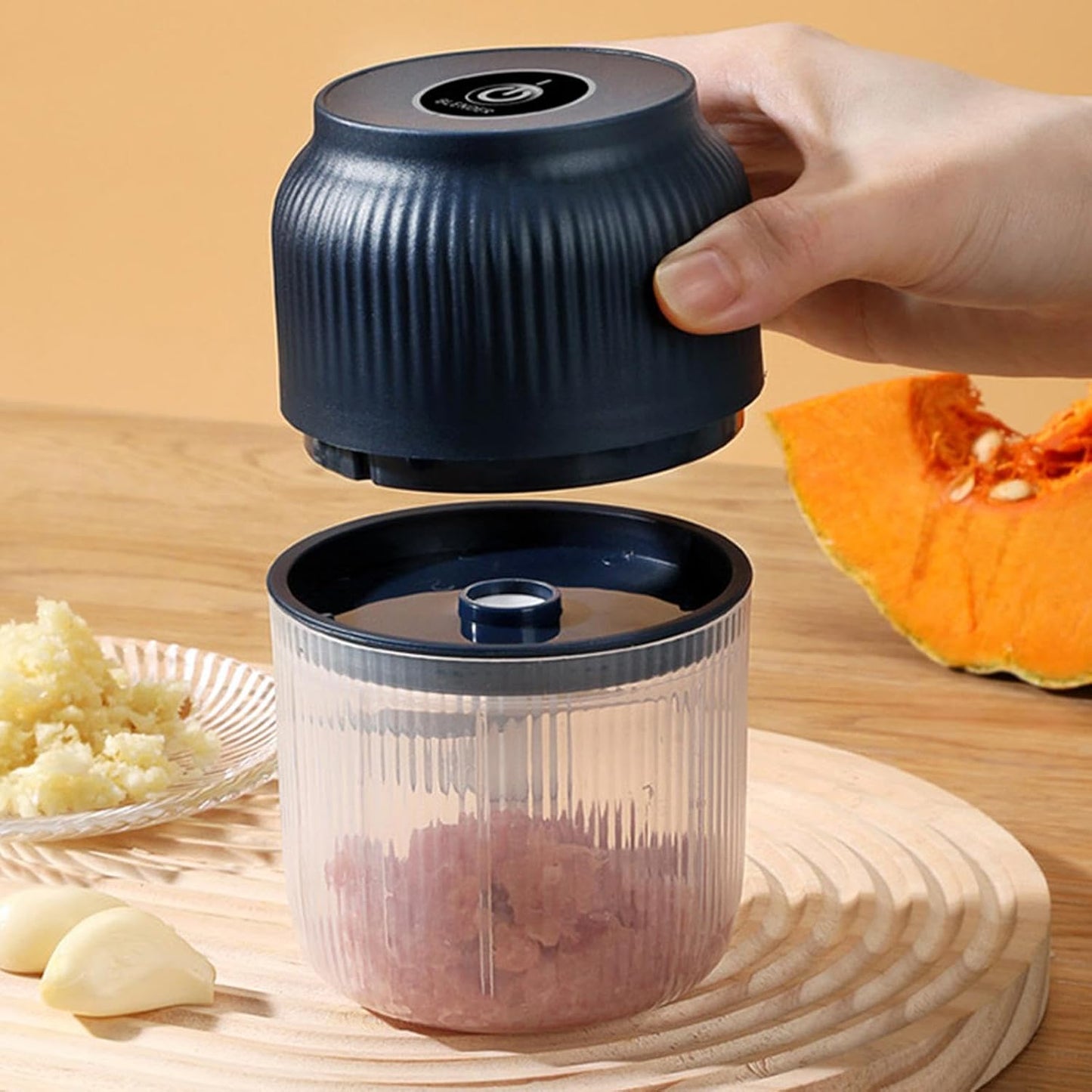 Multifunctional Garlic Chopper | Electric Kitchen Garlic Mincer | Cordless Automatic Vegetable Grinder, Portable Home Utility Crusher Gadget with USB Charging Cable for Home Kitchen Use